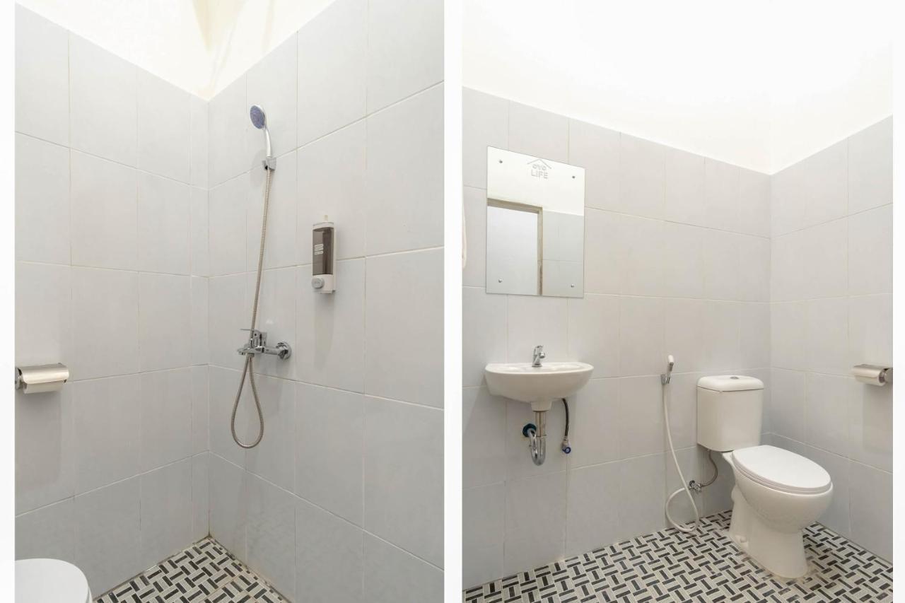 Oyo Living 2843 Raz House Syariah Hotel Медан Екстериор снимка